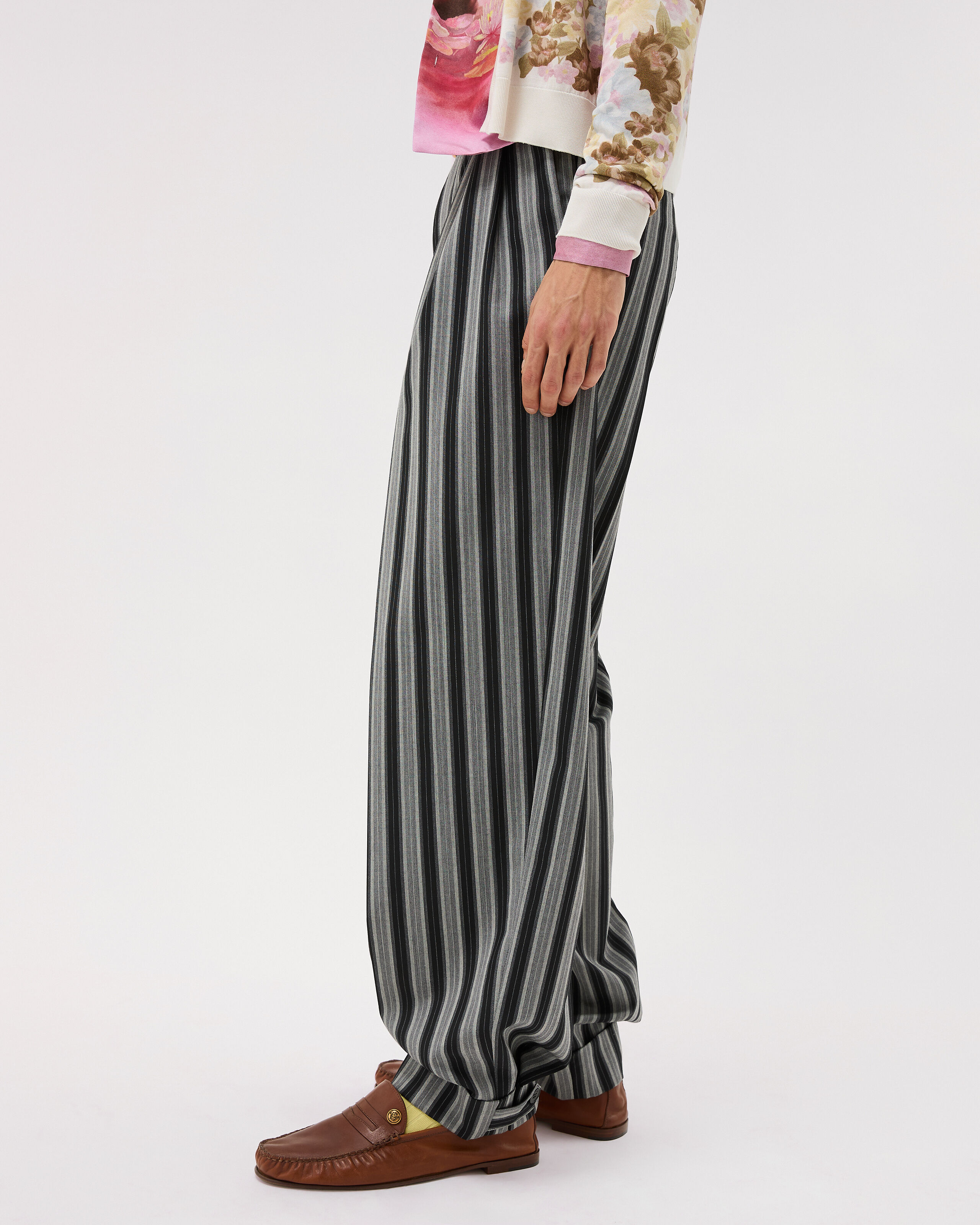 Gianni Versace ウール ストライプパンツ 48 Pinstripe Wool Oversized Pants Black,Gray | VERSACE US