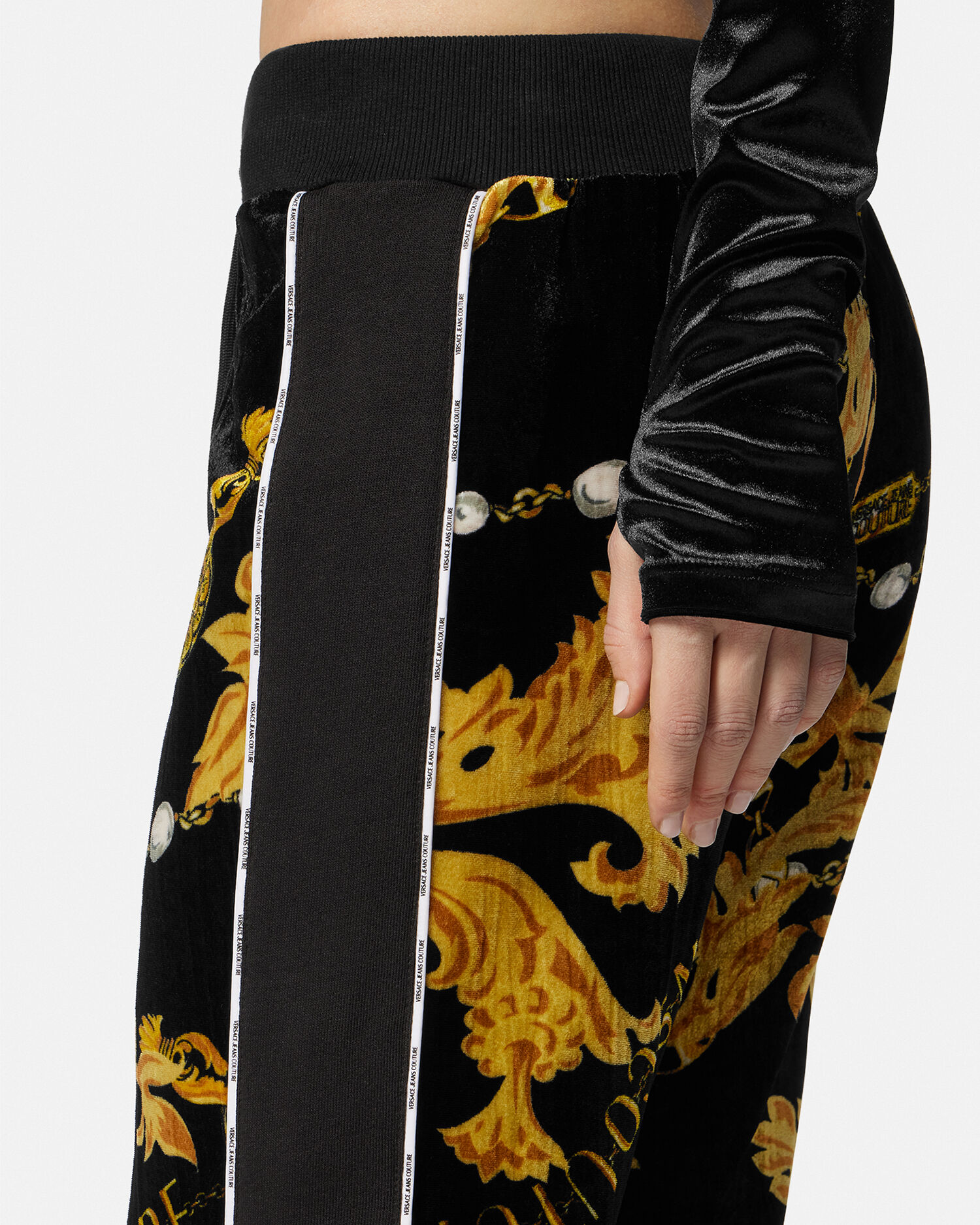 Pantal n de ch ndal terciopelo Chain Couture