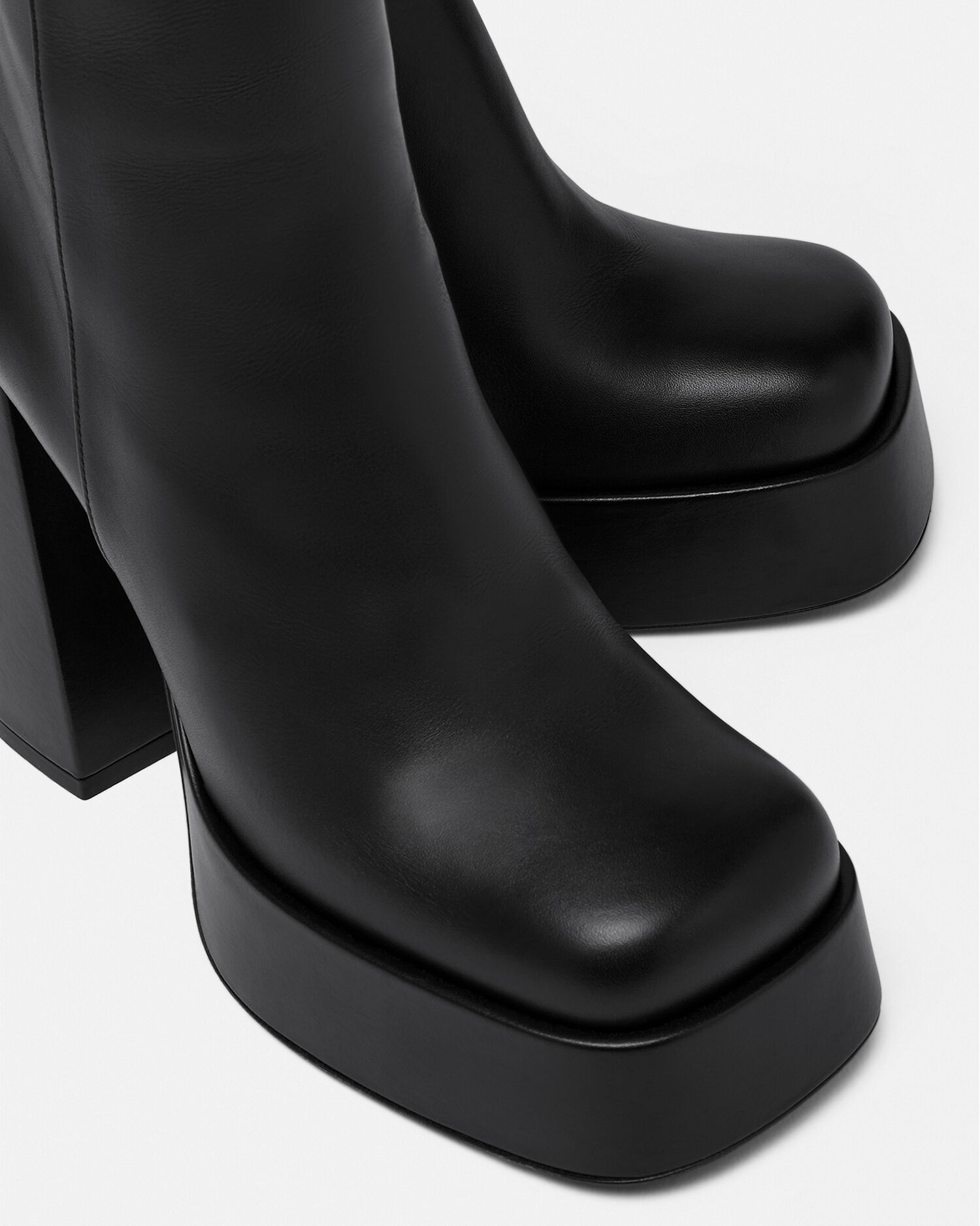 Versace eau fraiche boots deals