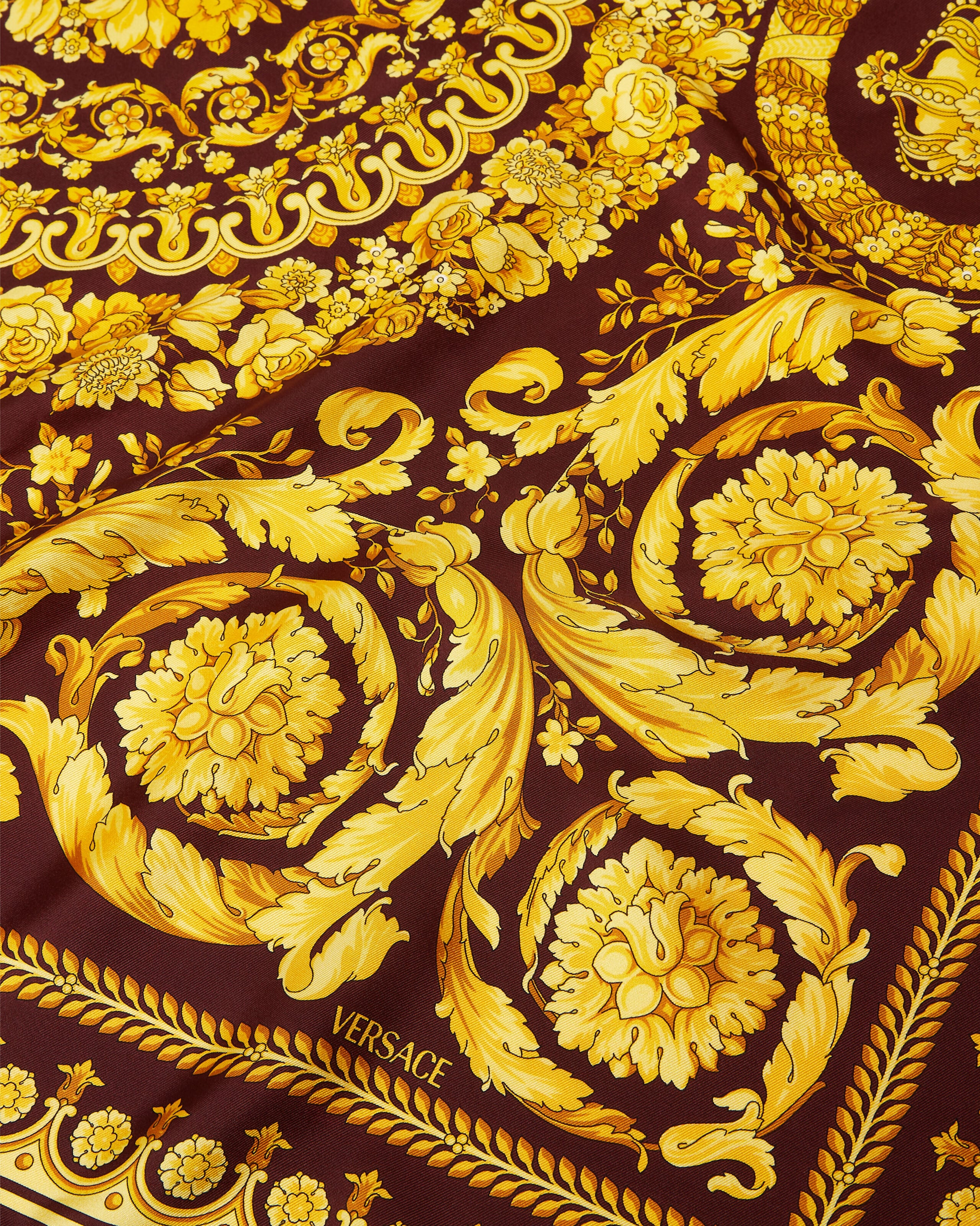 小物 VERSACE scarf silk100% Printed Silk Twill Scarf 90 cm Burgundy,Gold | VERSACE US