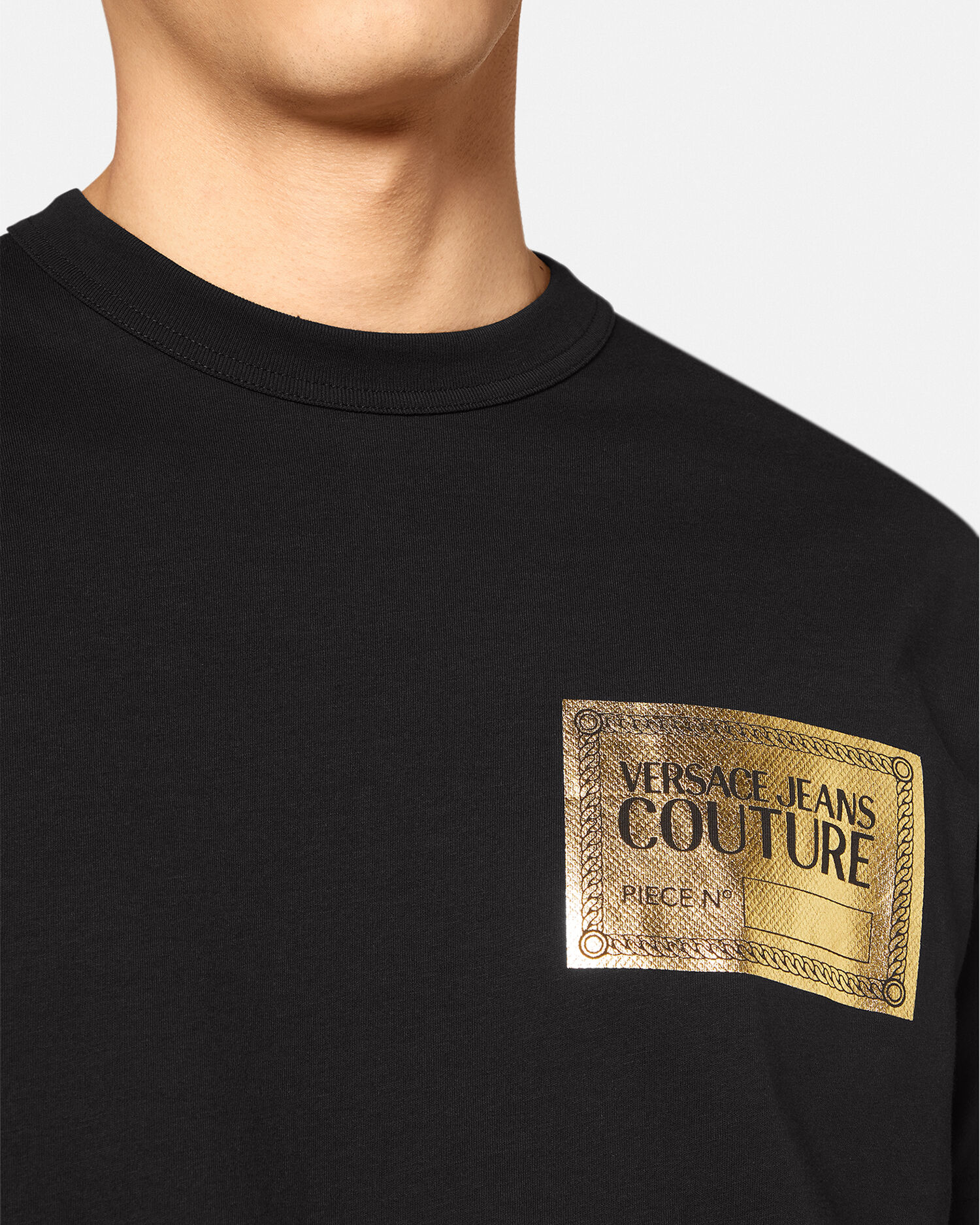 Versace t shirt black gold discount