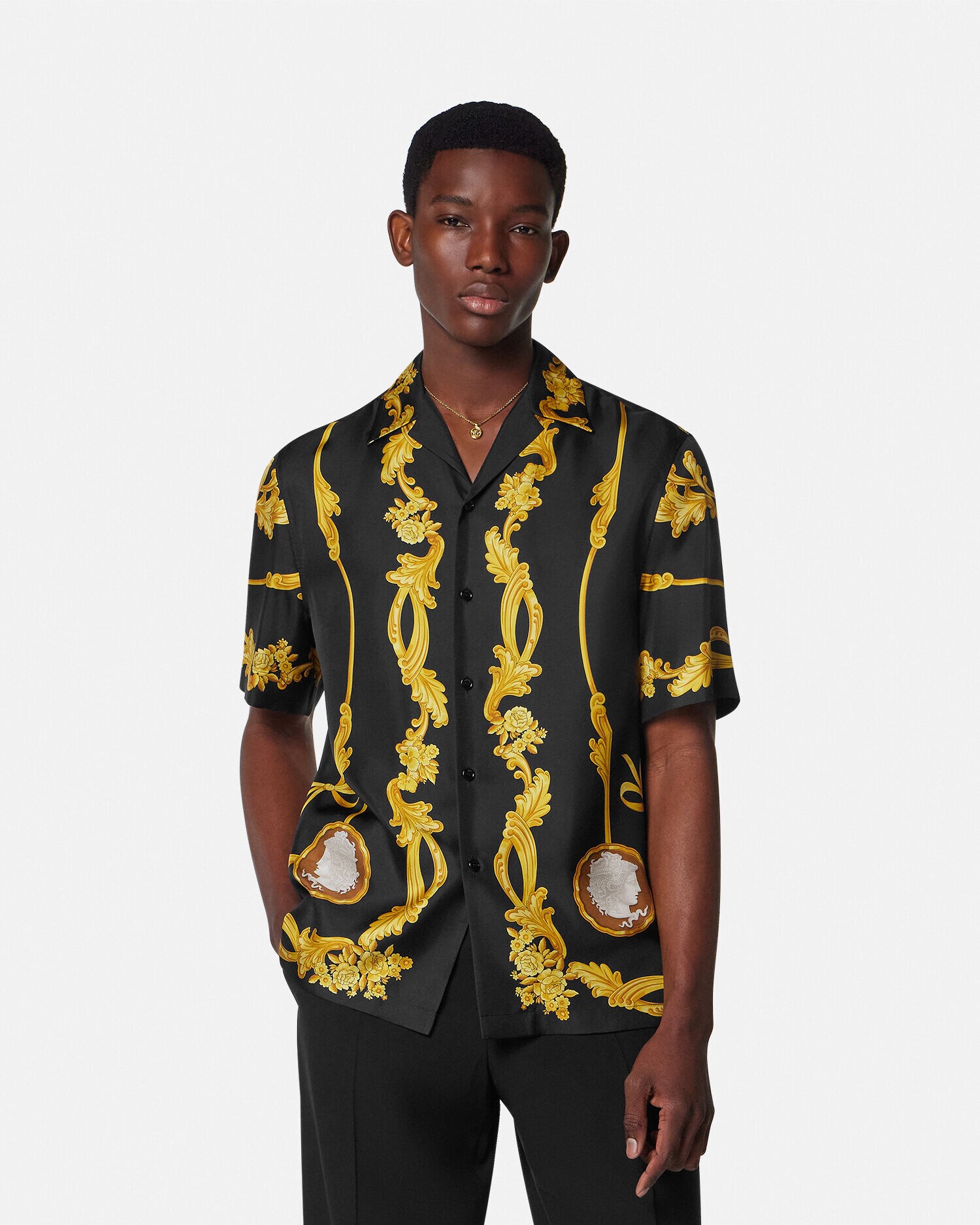 新品未使用 Versace Chain Silk Button Up Shirt 0400021990338?wid=600&hei=800&