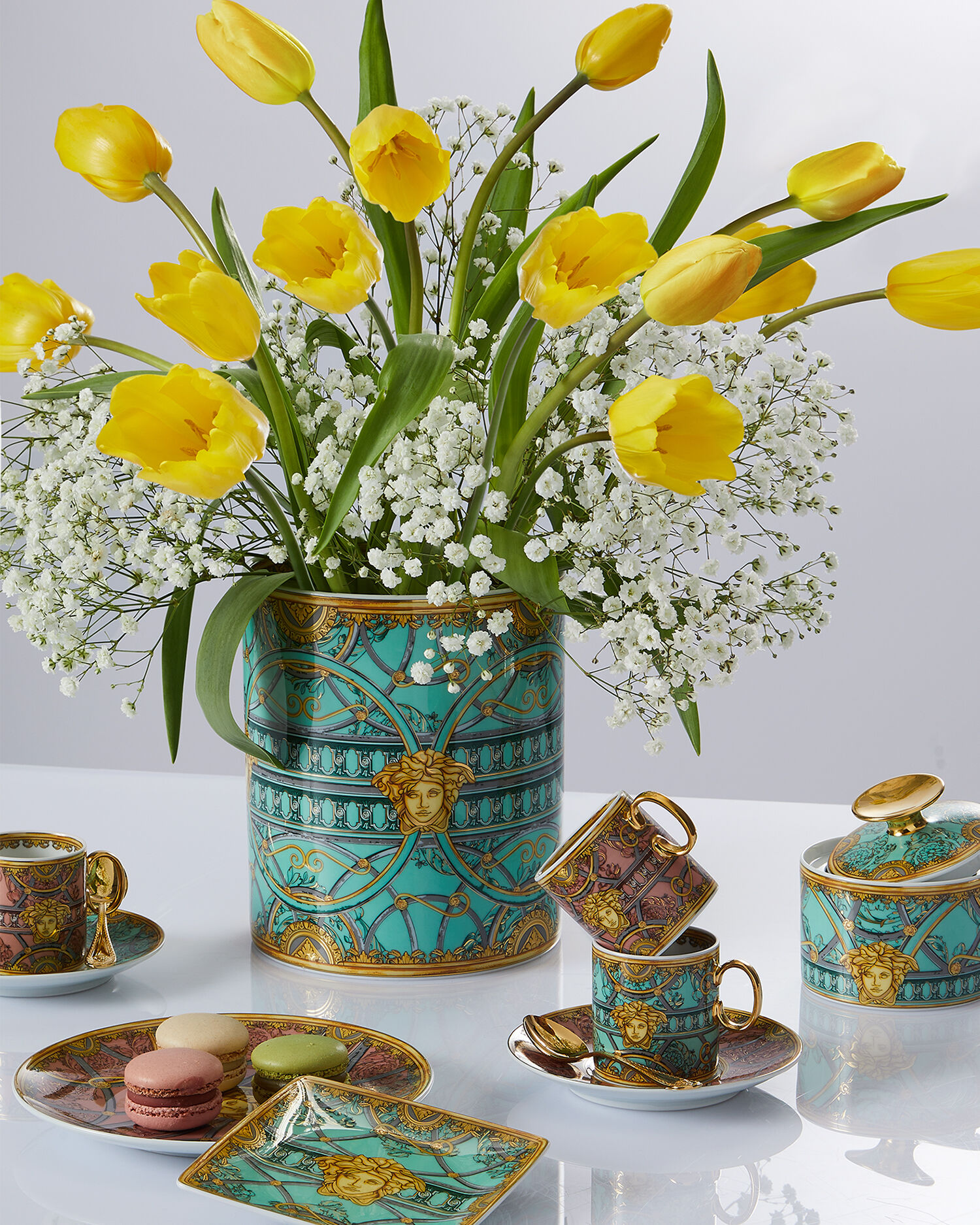 La Scala del Palazzo Rosa Espresso Set Pink | VERSACE US