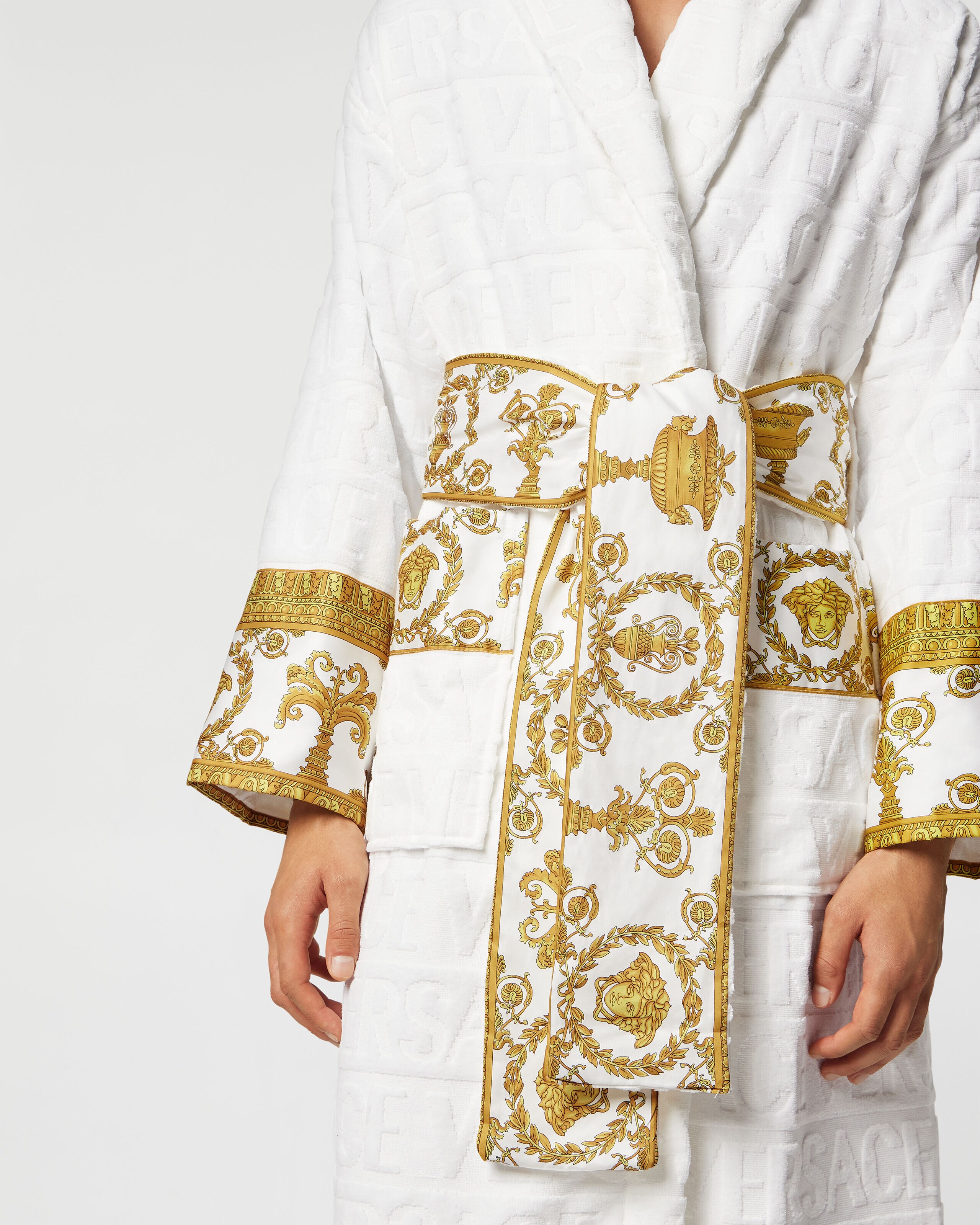 sawazo様 I ♡ Baroque Bathrobe White | VERSACE ZA