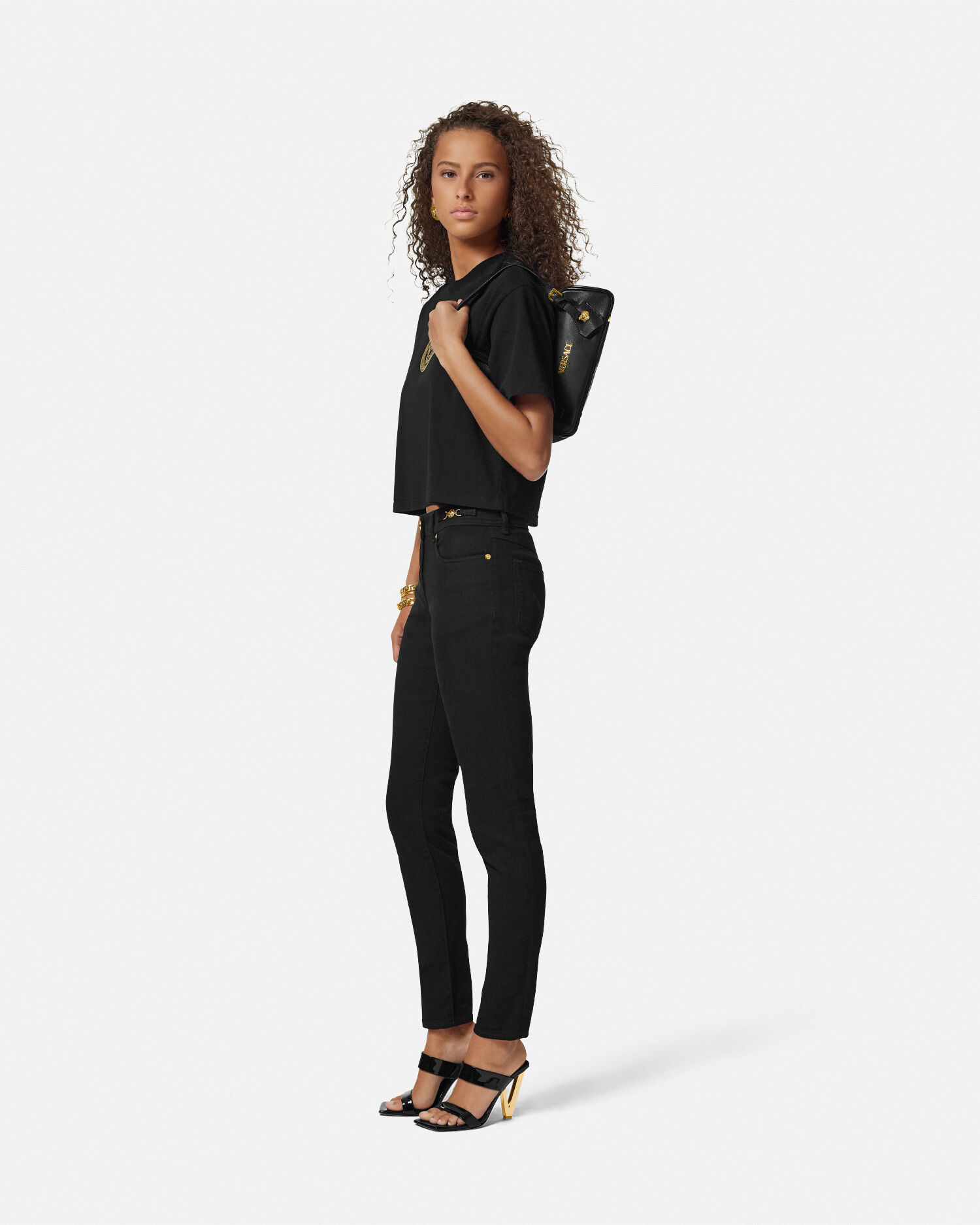 VERSACE ショルダーバッグ 1018303-1A13171-1B00V BLACK VERSACE ショルダーバッグ 1018303-1A13171-1B00V ブラック ユニ