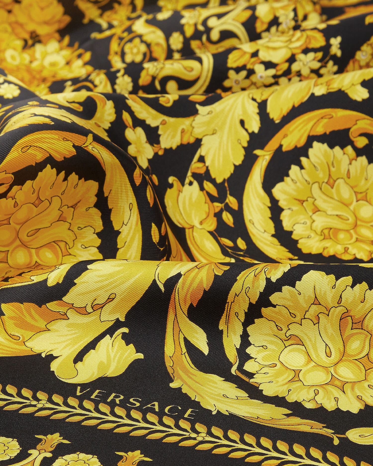 Printed Silk Twill Scarf 90 cm Black,Print | VERSACE US