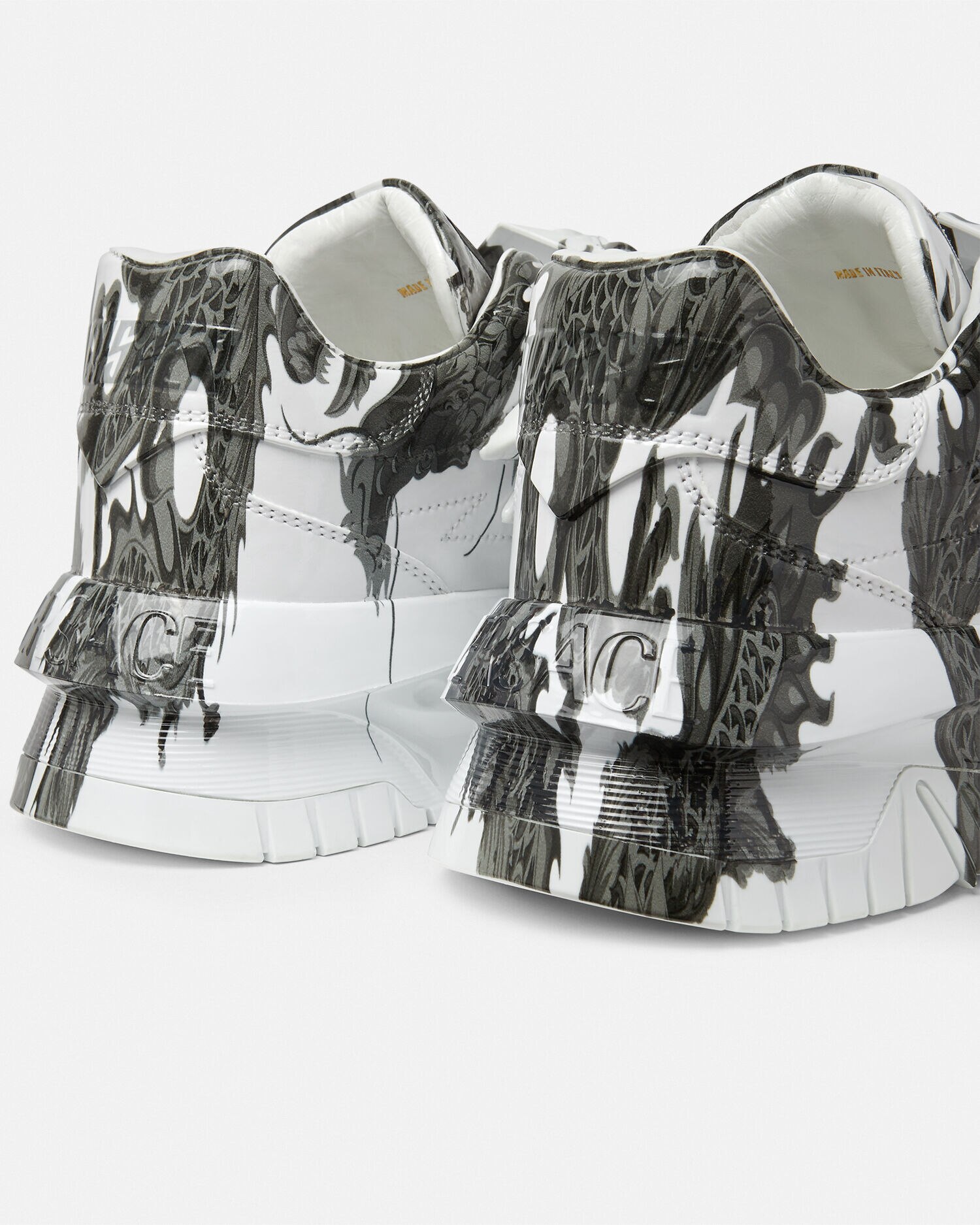 Sketch sales shoes online