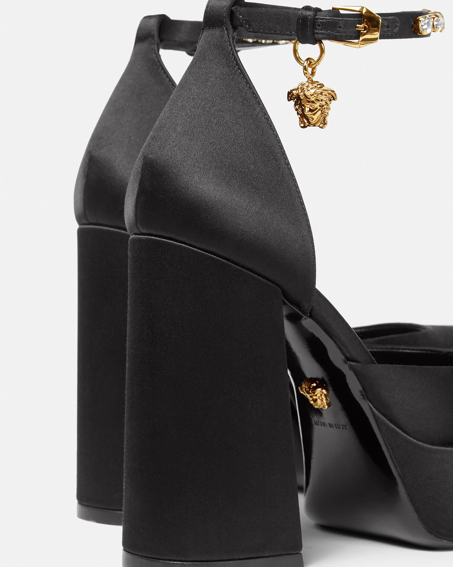 Aevitas Single Platform Pumps