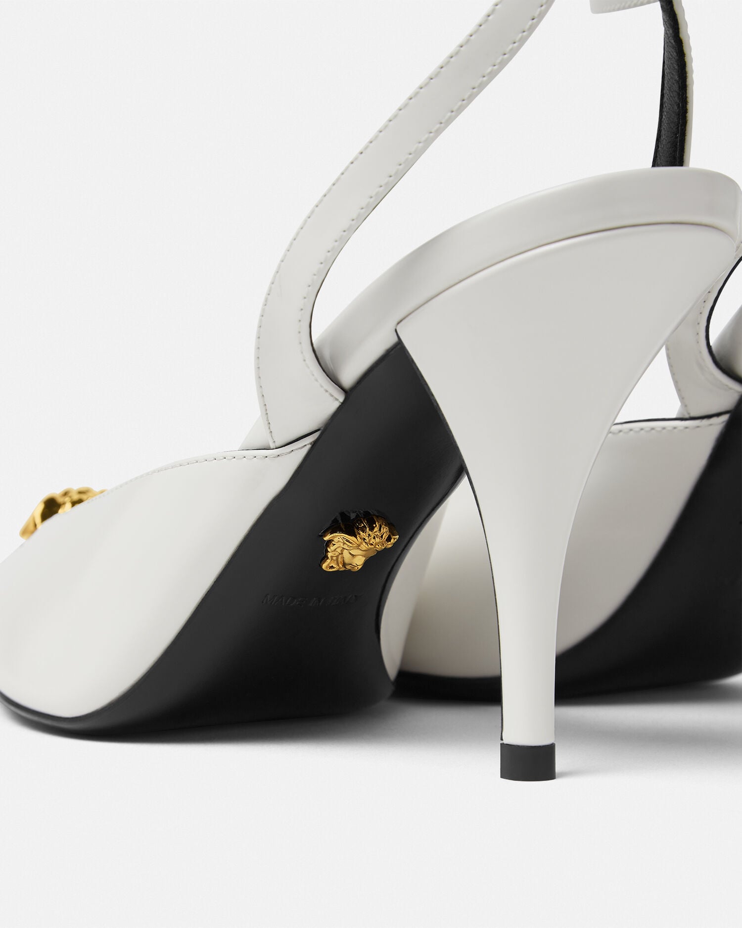 VERSACE 厚底ローファー　38 メデューサオールホワイト　2024SS La Medusa Leather Slingbacks 85 mm White | VERSACE US