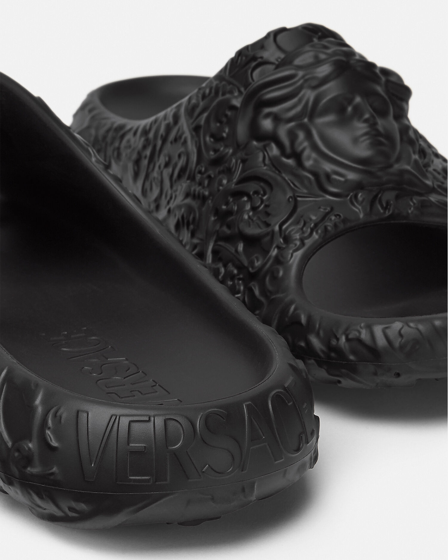 Versace medusa slides 2025