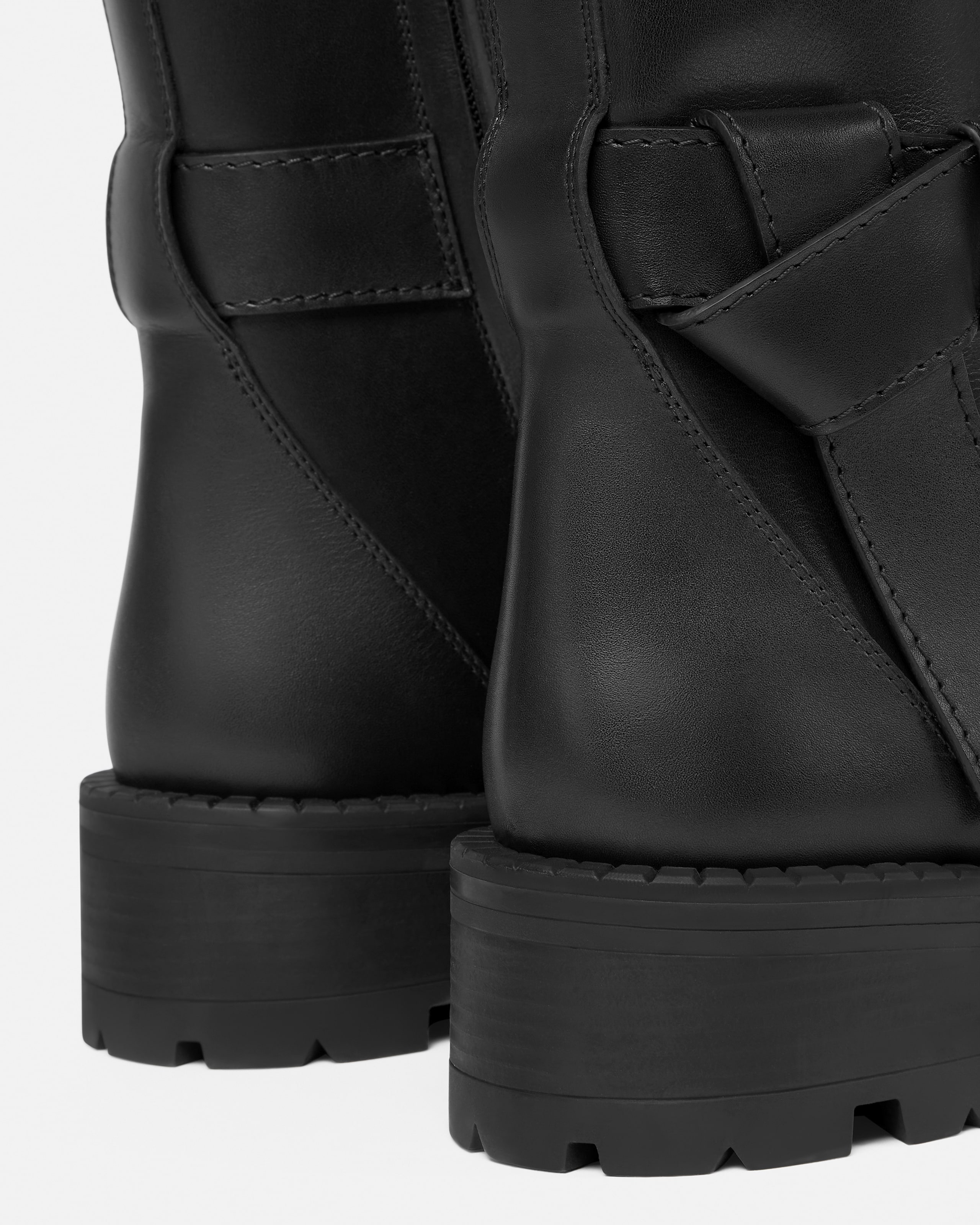 V Leather Boots 45 mm