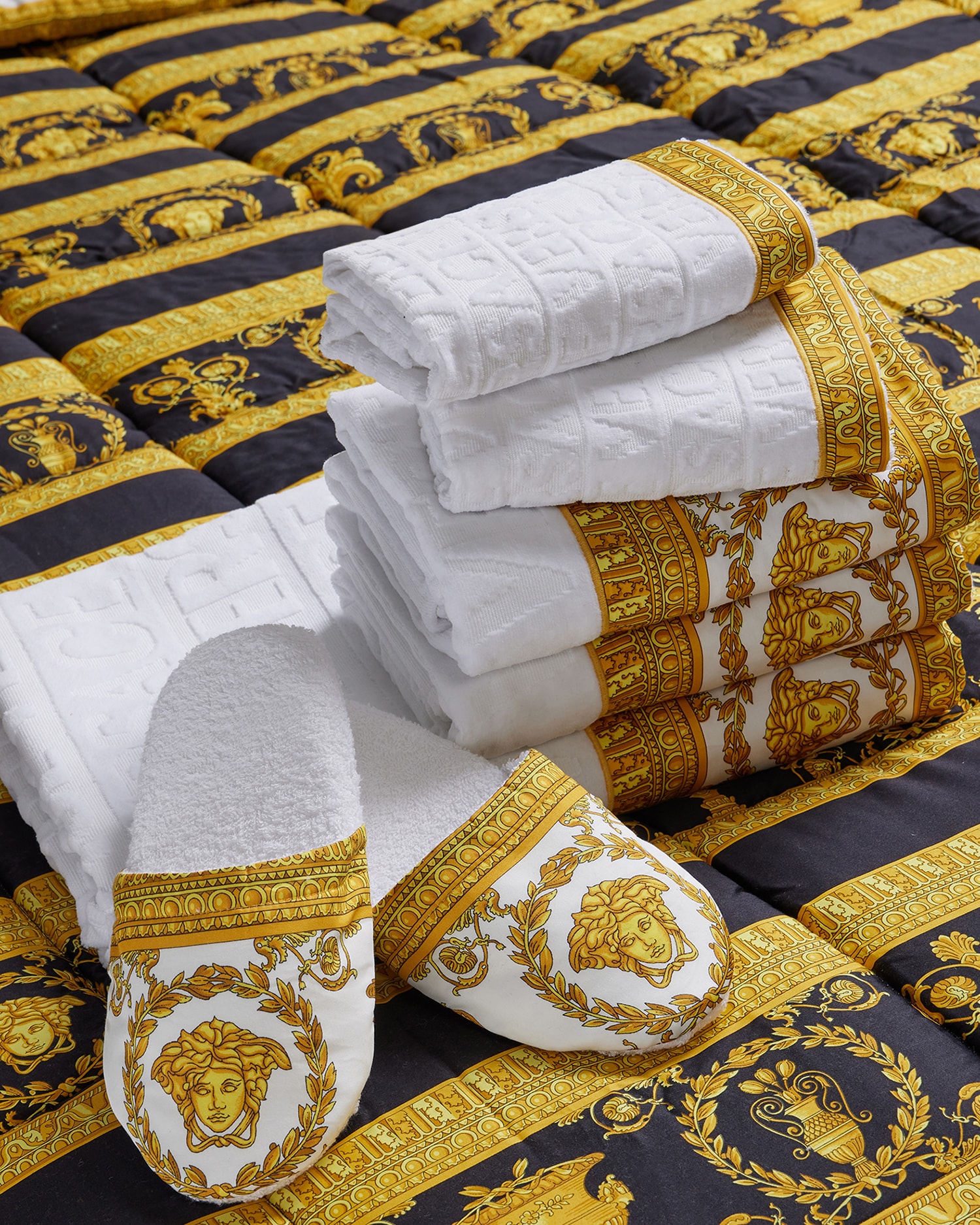 I ♡ Baroque Bath Towel White | VERSACE US