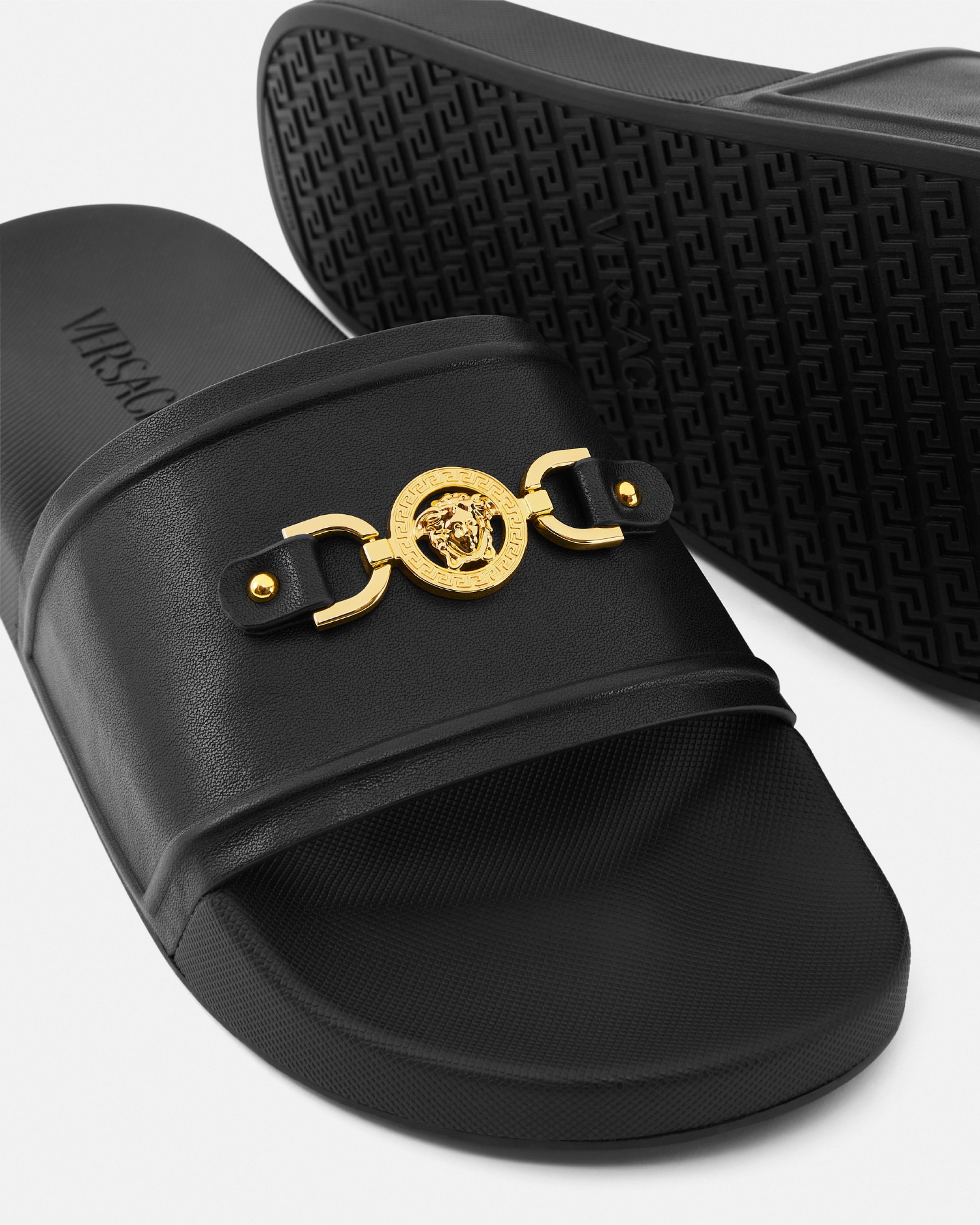 Medusa '95 Nappa Sliders