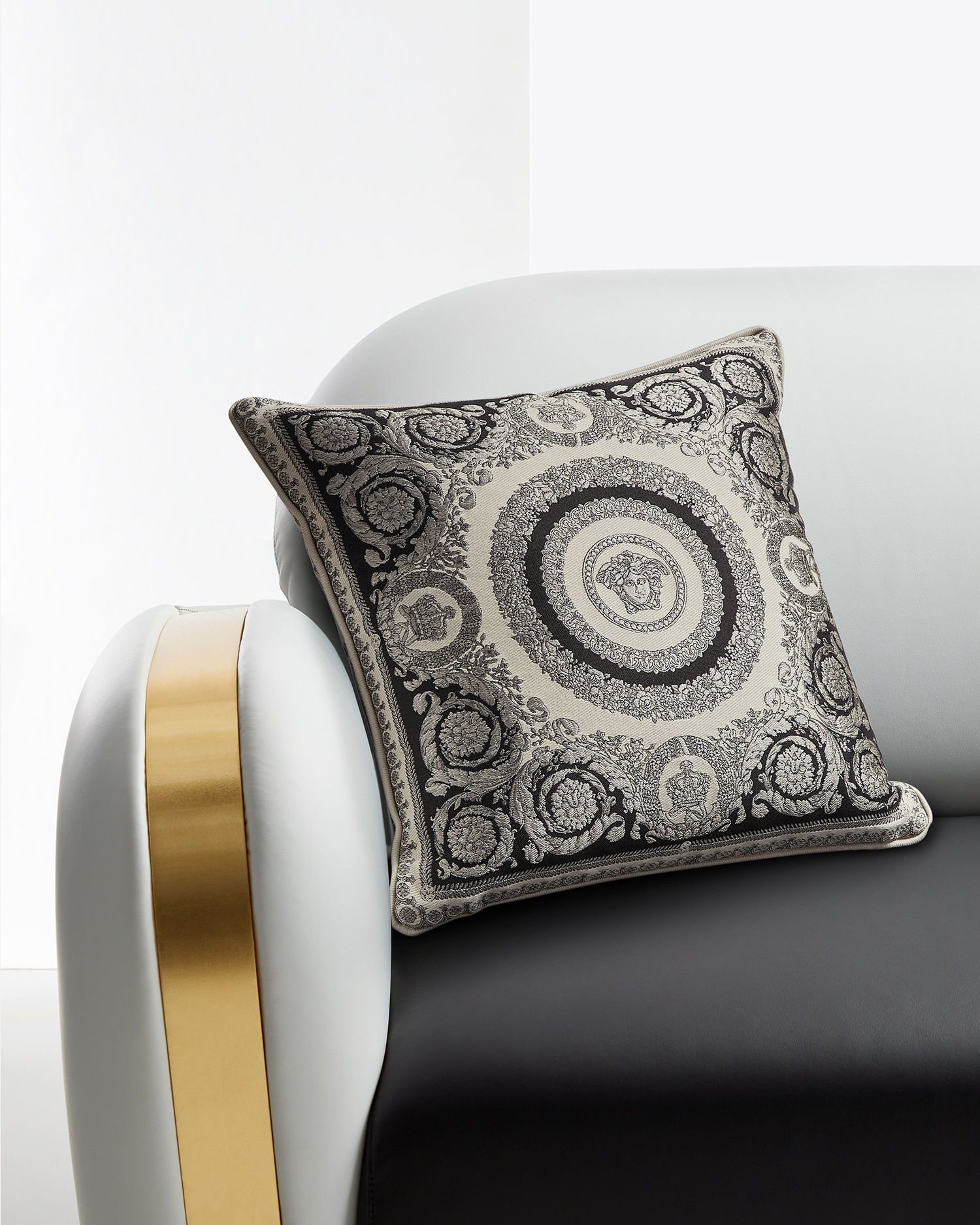 Crete de Fleur Cushion 17.7"