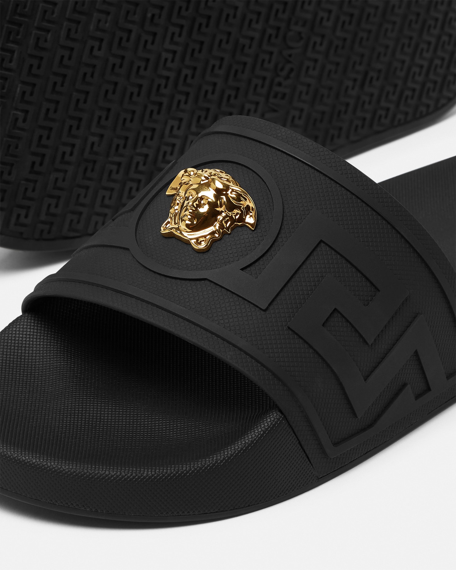 La Medusa Rubber Sliders