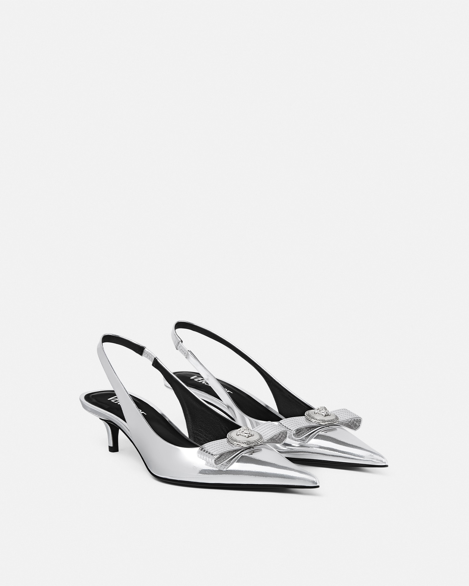 Versace Gianni Ribbon Slingbacks Métallisés 45 Mm In Argent