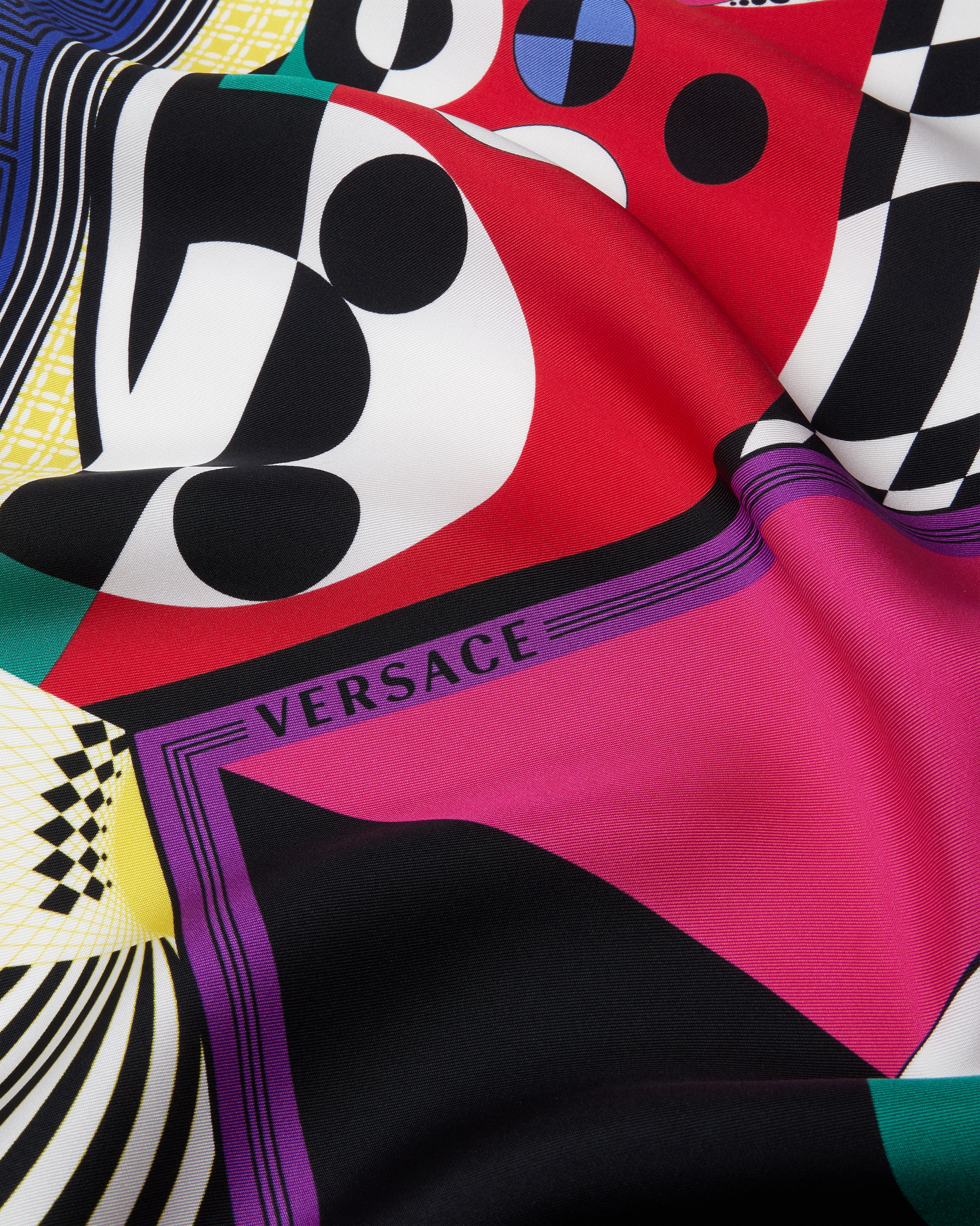 Women's Hats, Gloves, Scarves, and Foulard Collection