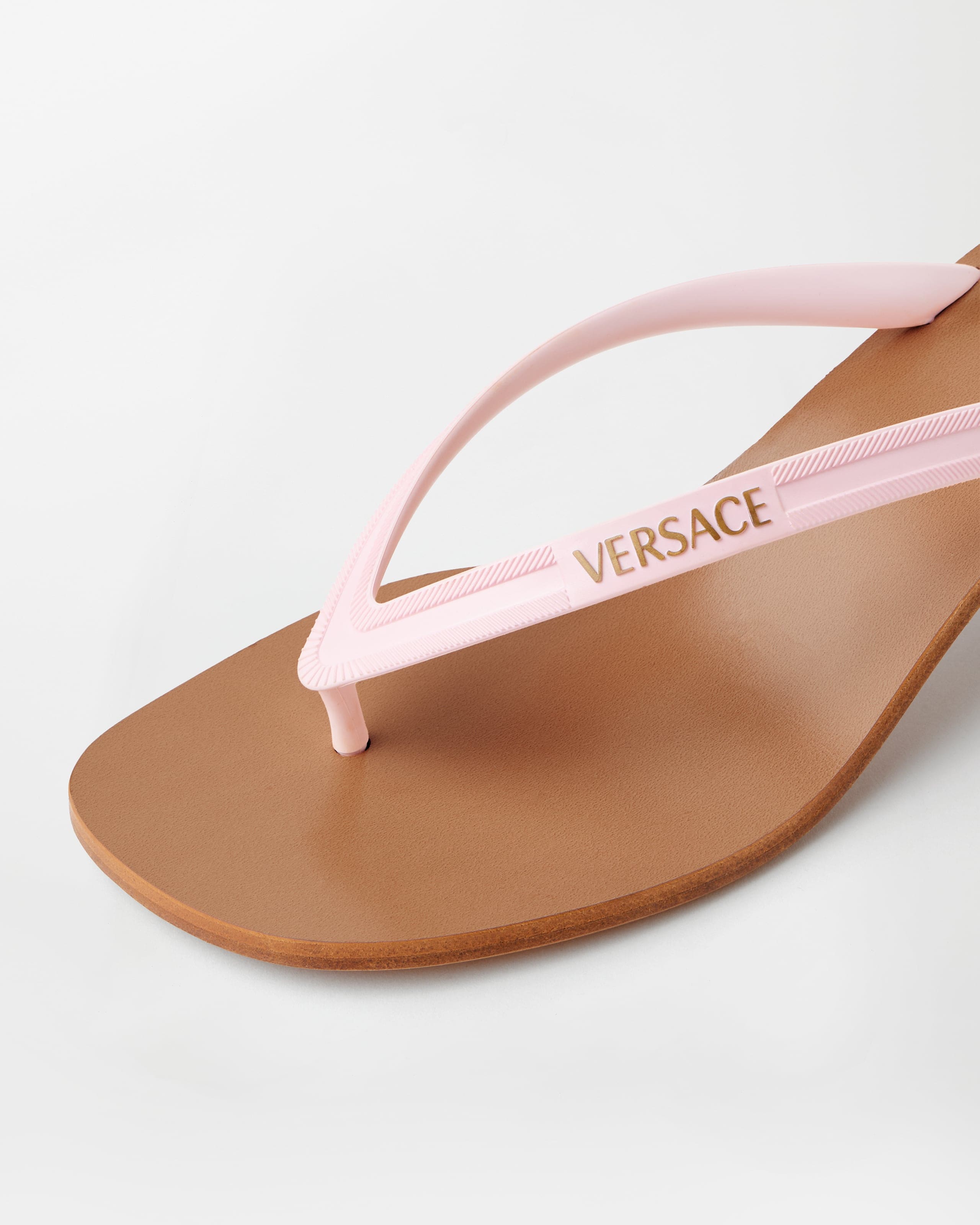 VERSACE ピンク 厚底サンダル Sophie Rubber Thong Sandals 40 mm Pink | VERSACE US