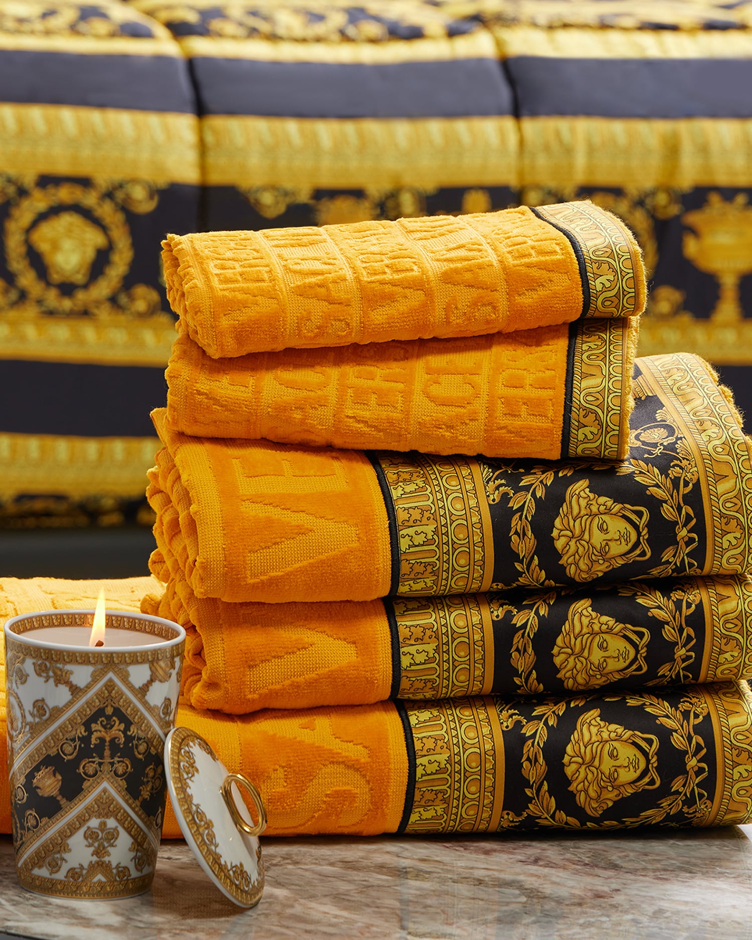 I ♡ Baroque Bath Towel Gold | VERSACE US