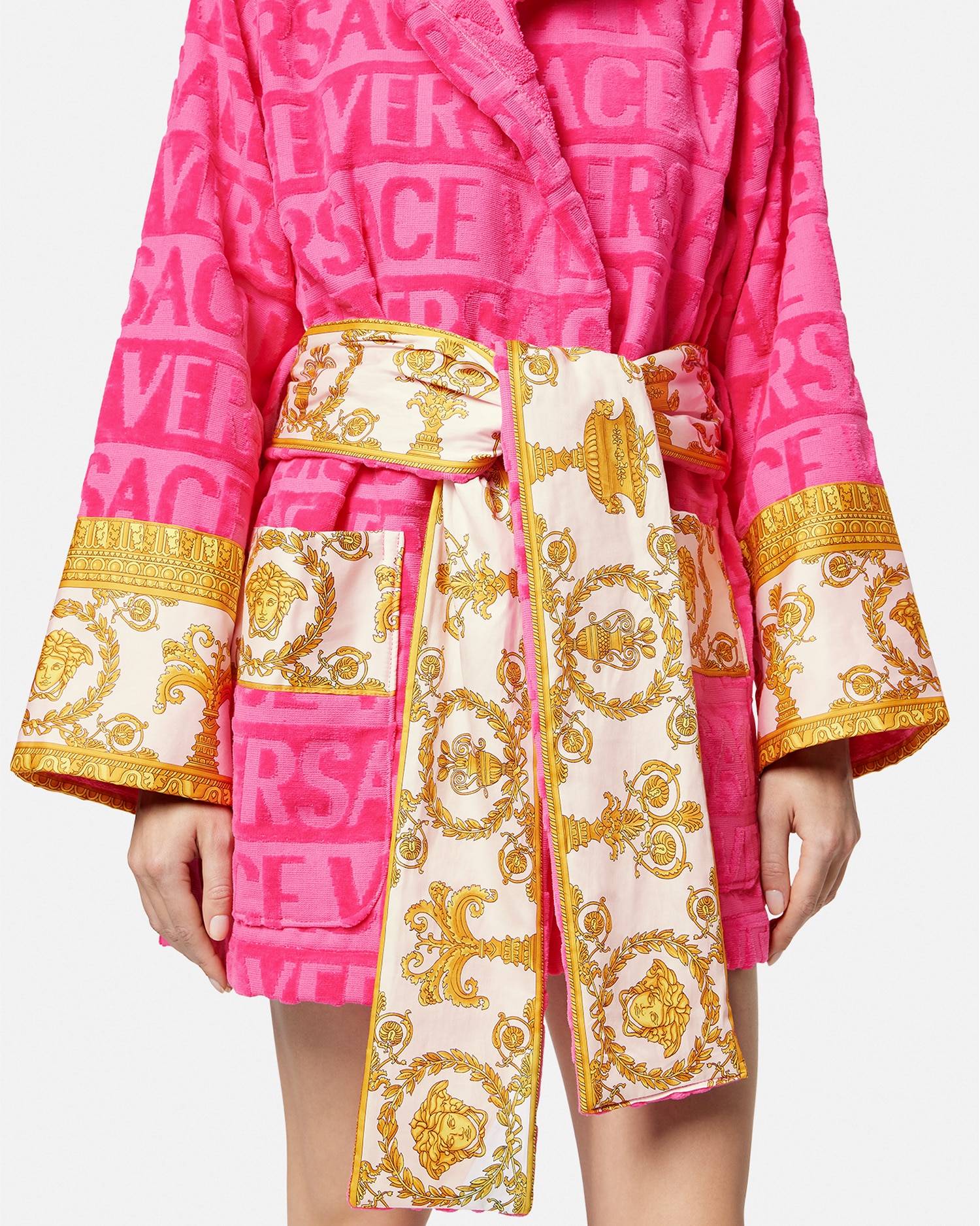 I ♡ Baroque Short Bathrobe Pink | VERSACE US