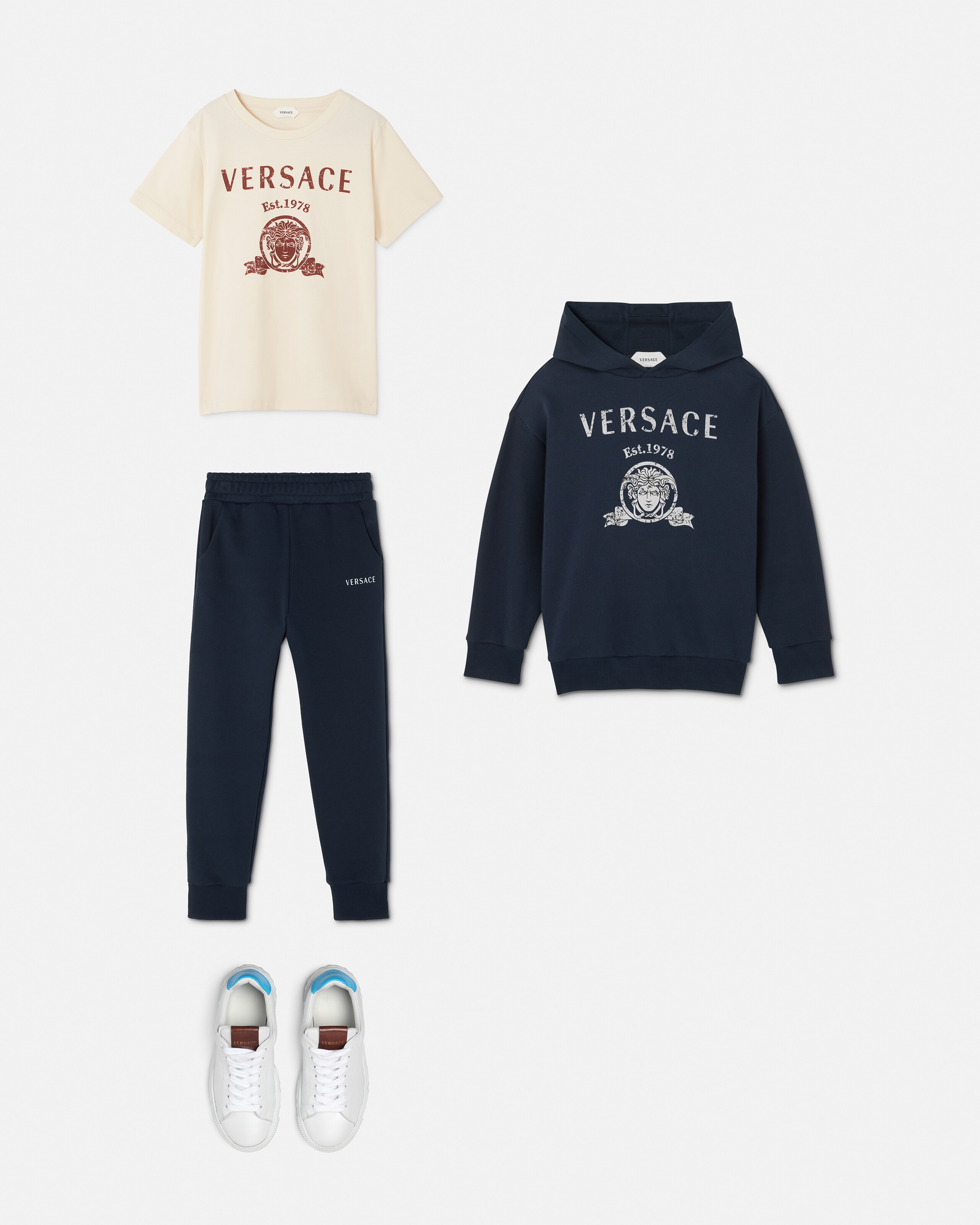 Versace キッズ　トレーナー 90_1024950-