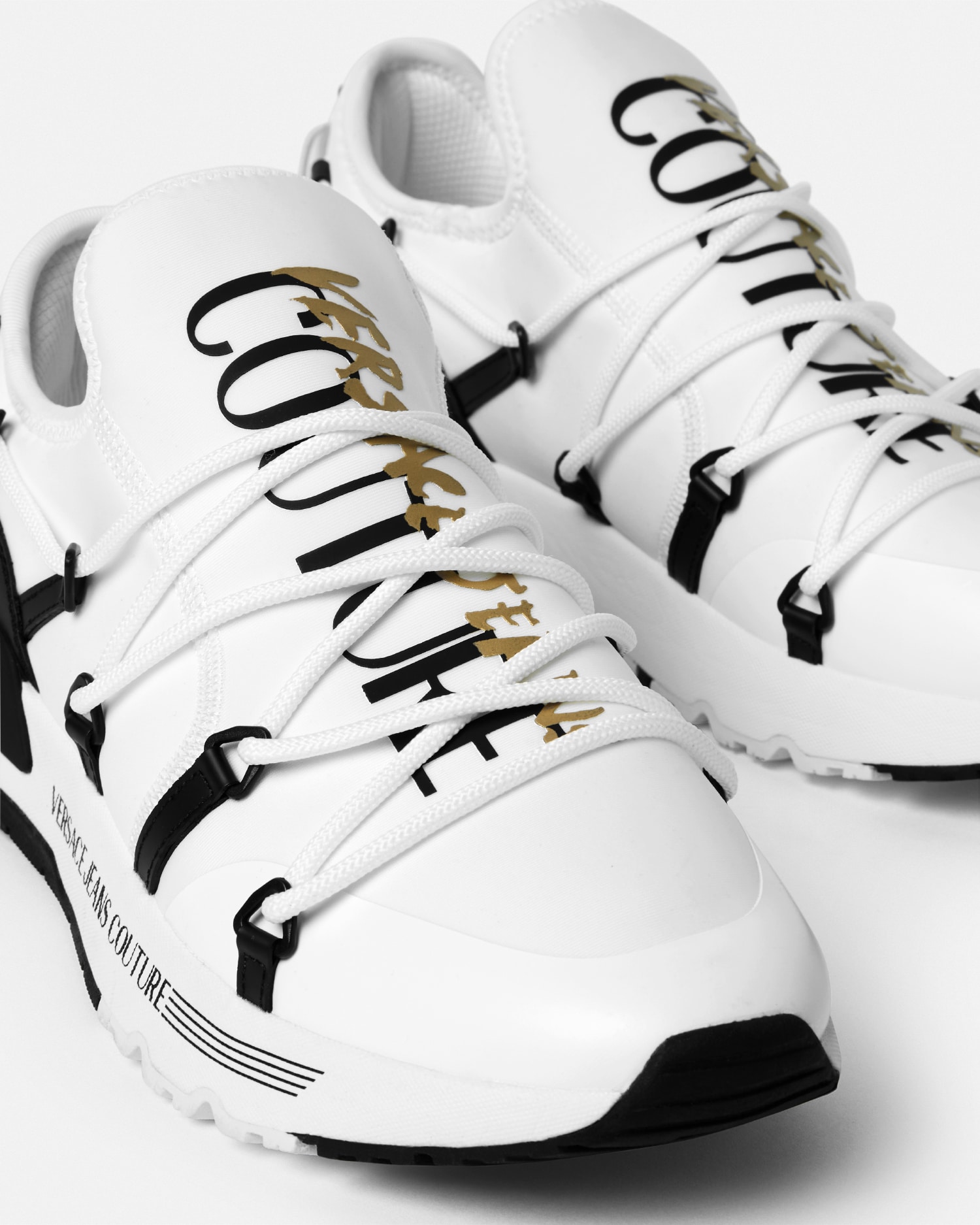 Logo Dynamic Sneakers