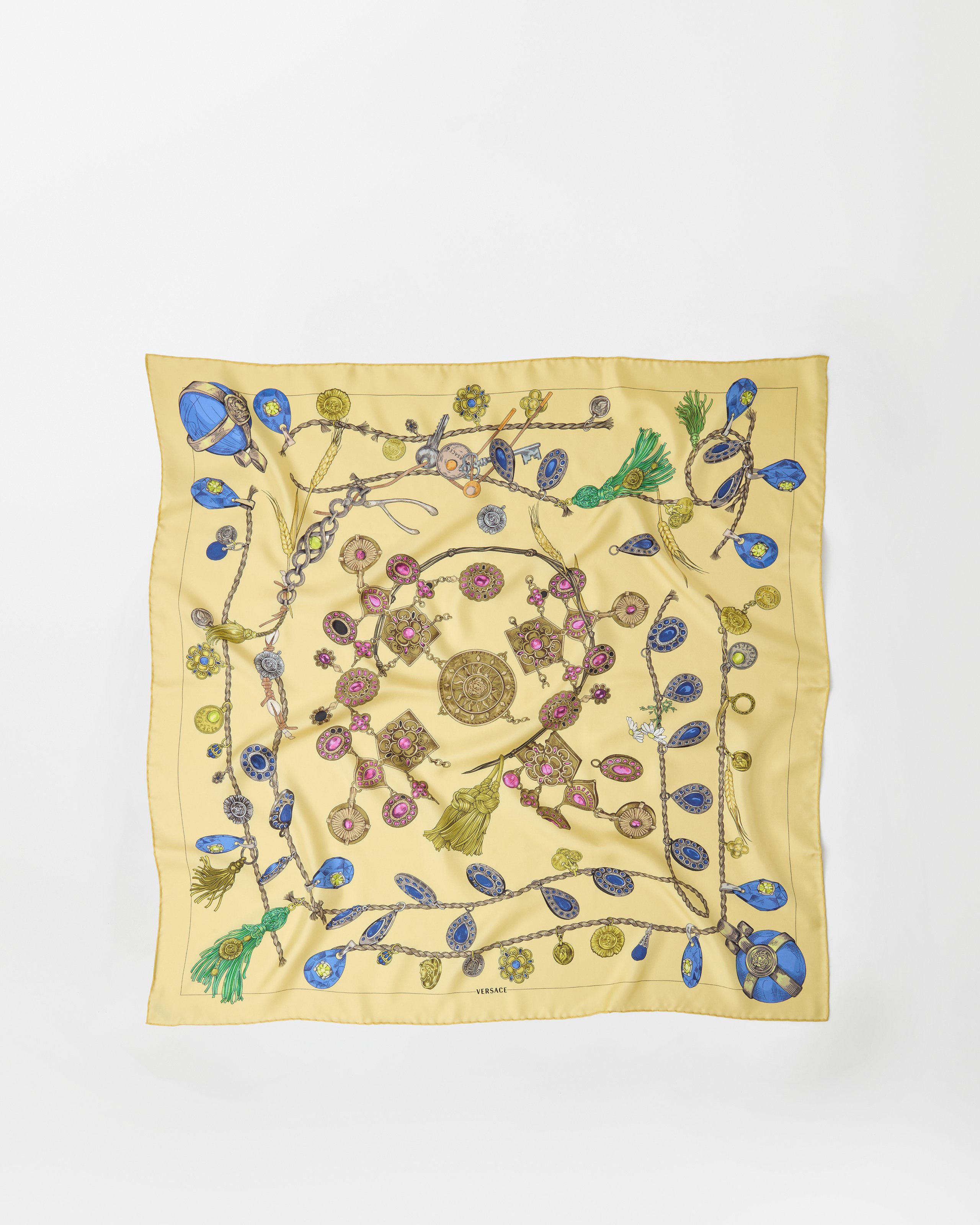 Women's Hats, Gloves, Scarves, and Foulard Collection