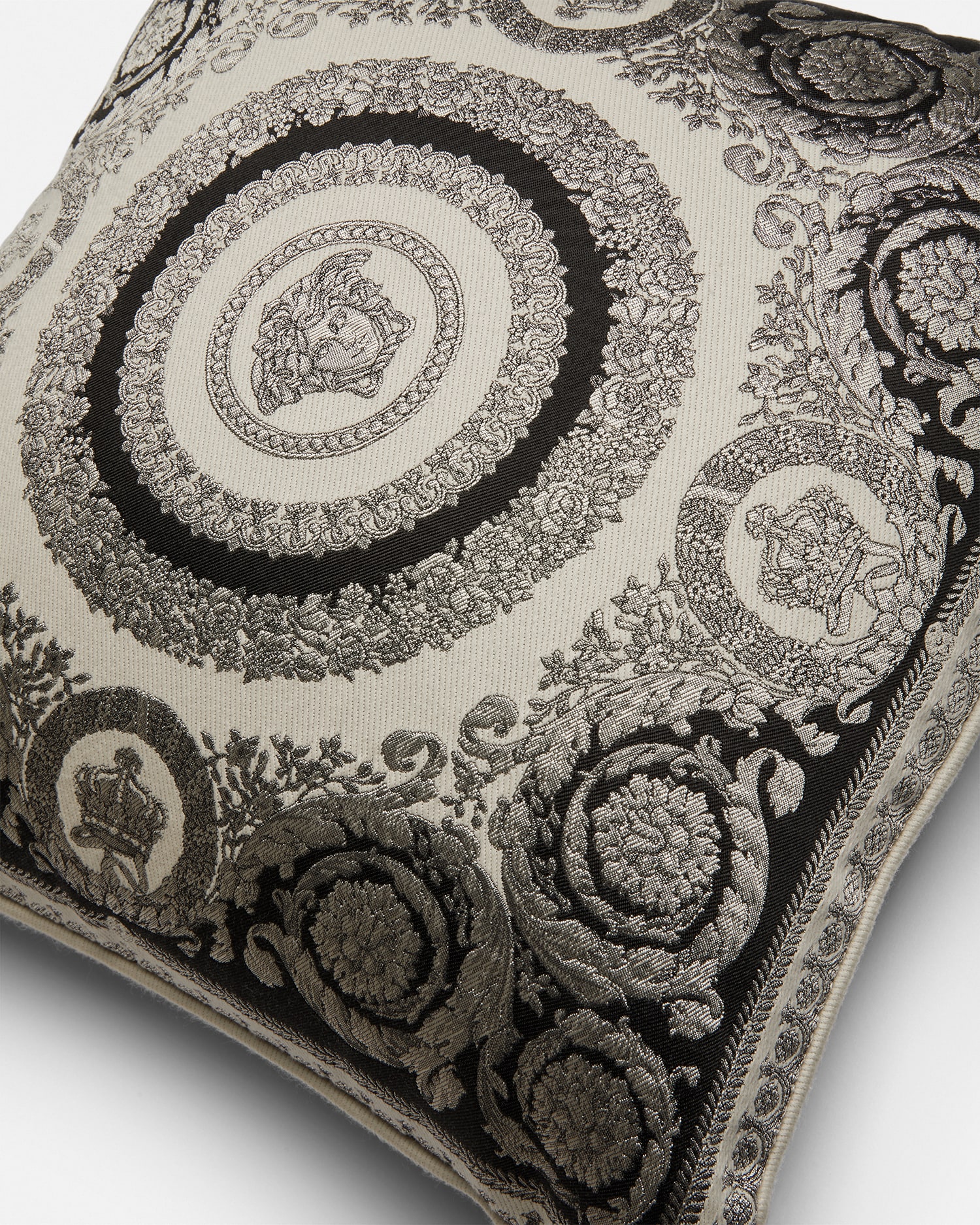 Crete de Fleur Cushion 17.7"