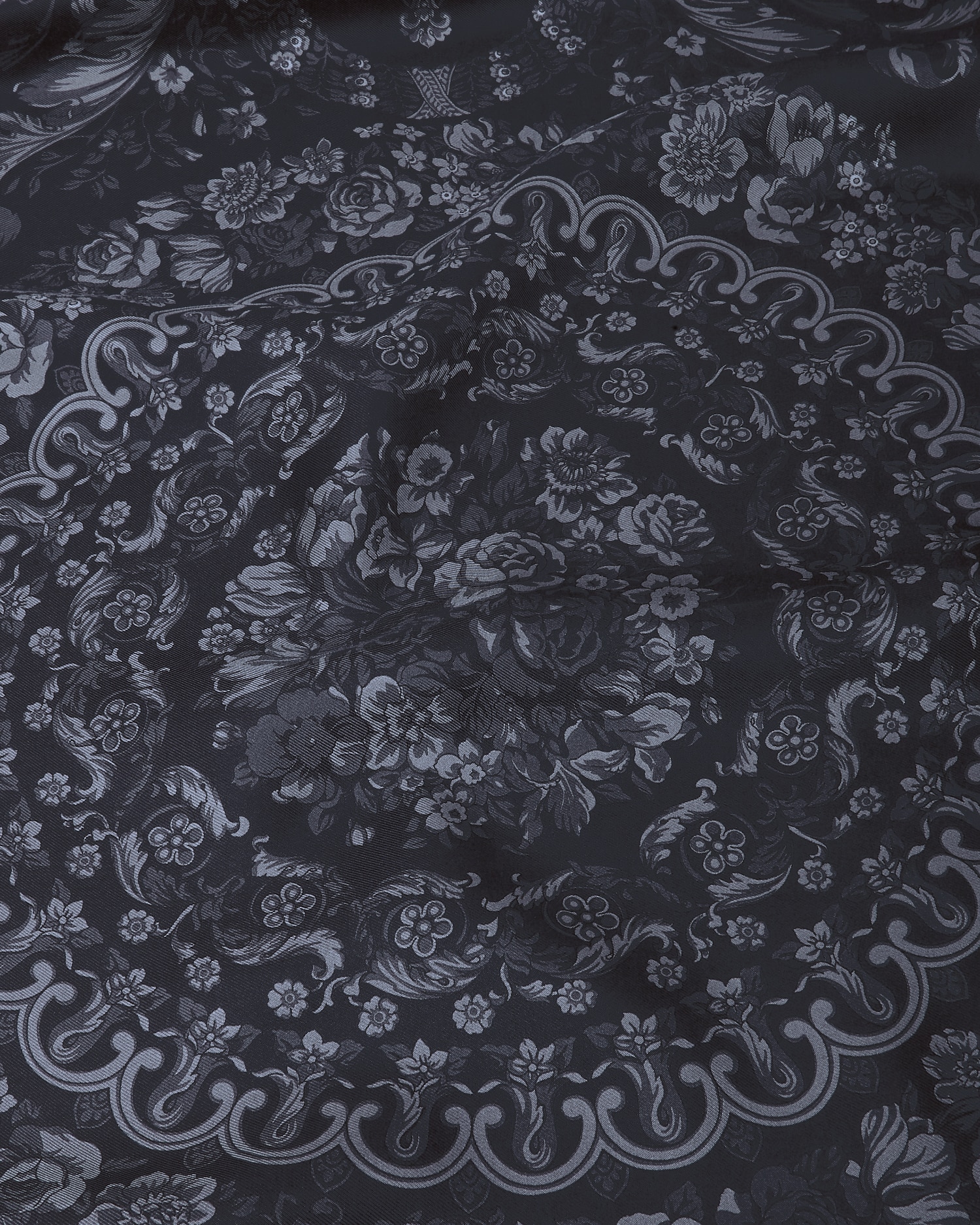 Versace Barocco Large Silk Foulard In Black+print