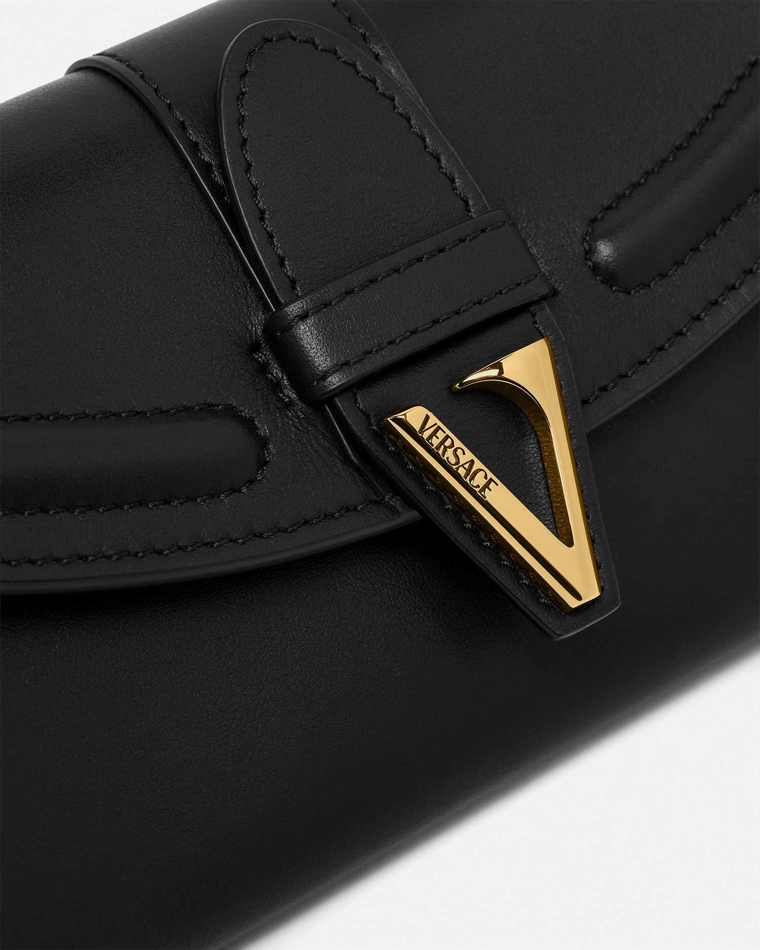 V Leather Wallet On Chain