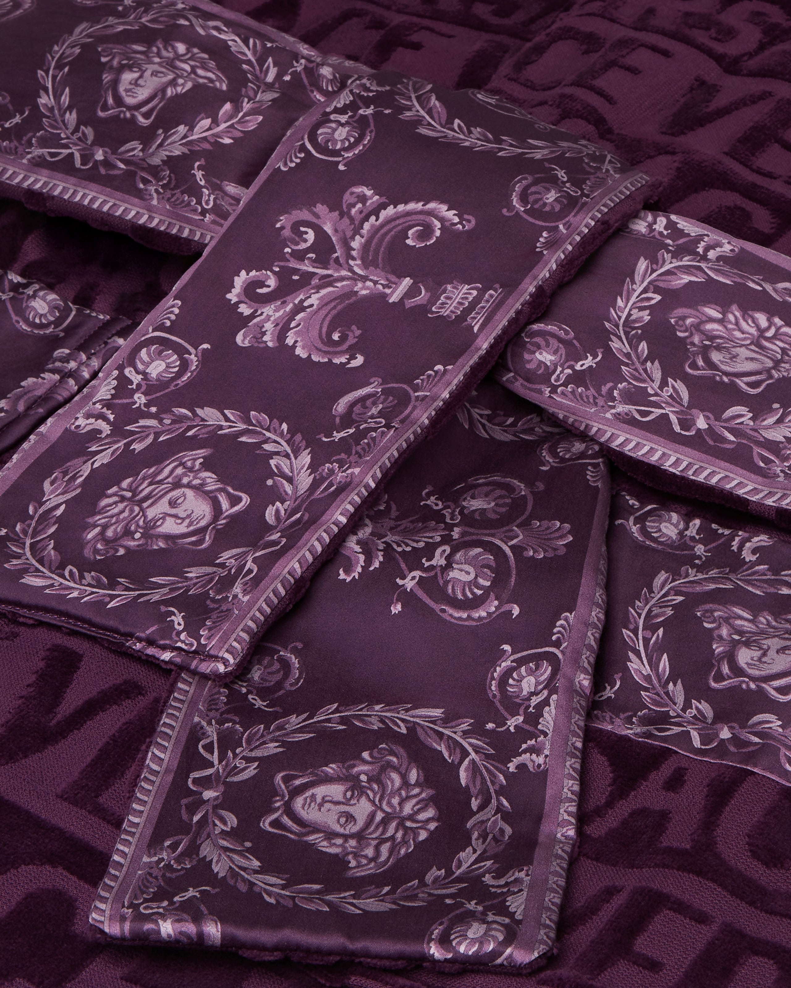 I ♡ Baroque Bathrobe Purple | VERSACE US