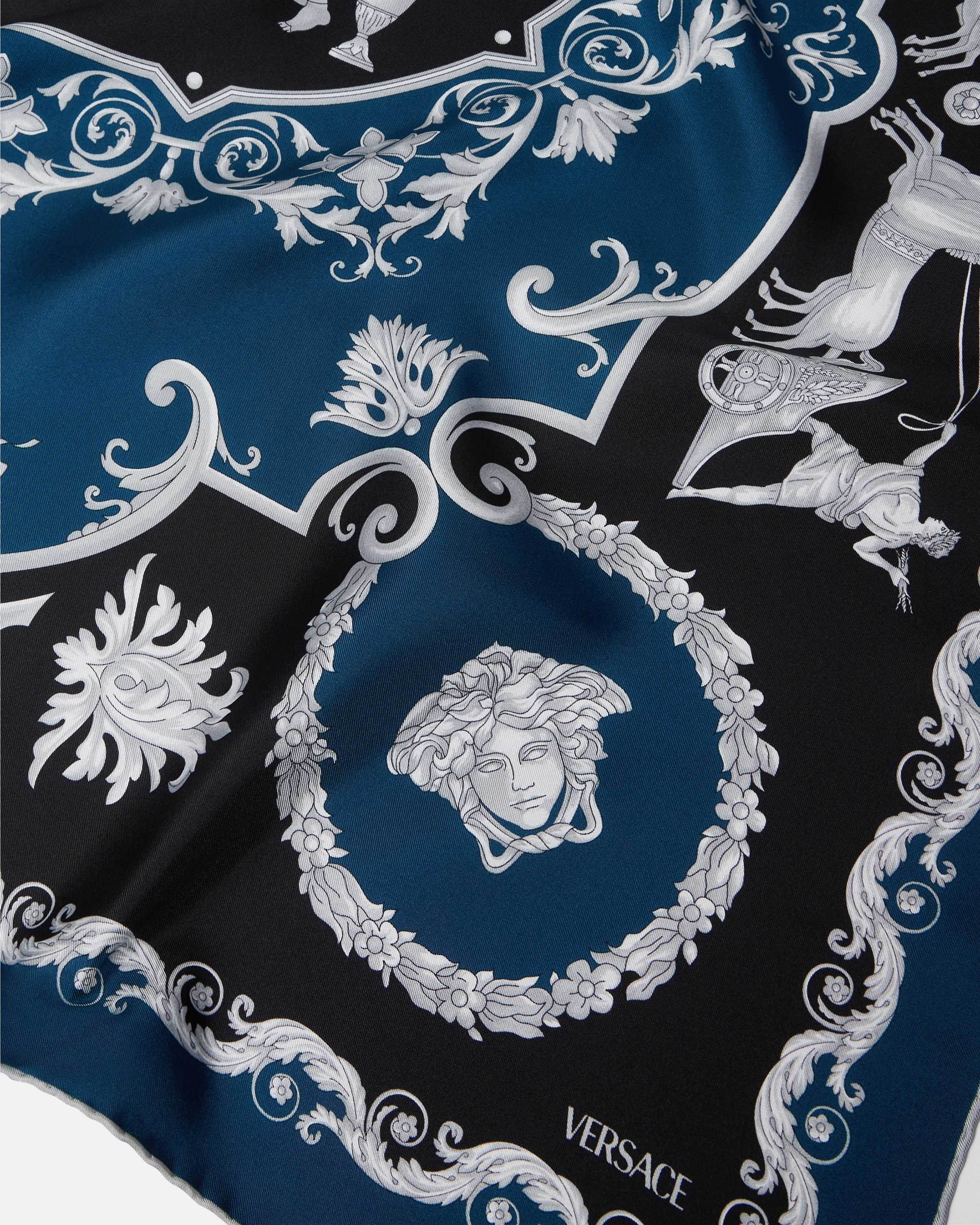 Versace Printed Large Silk Twill Foulard 90 Cm