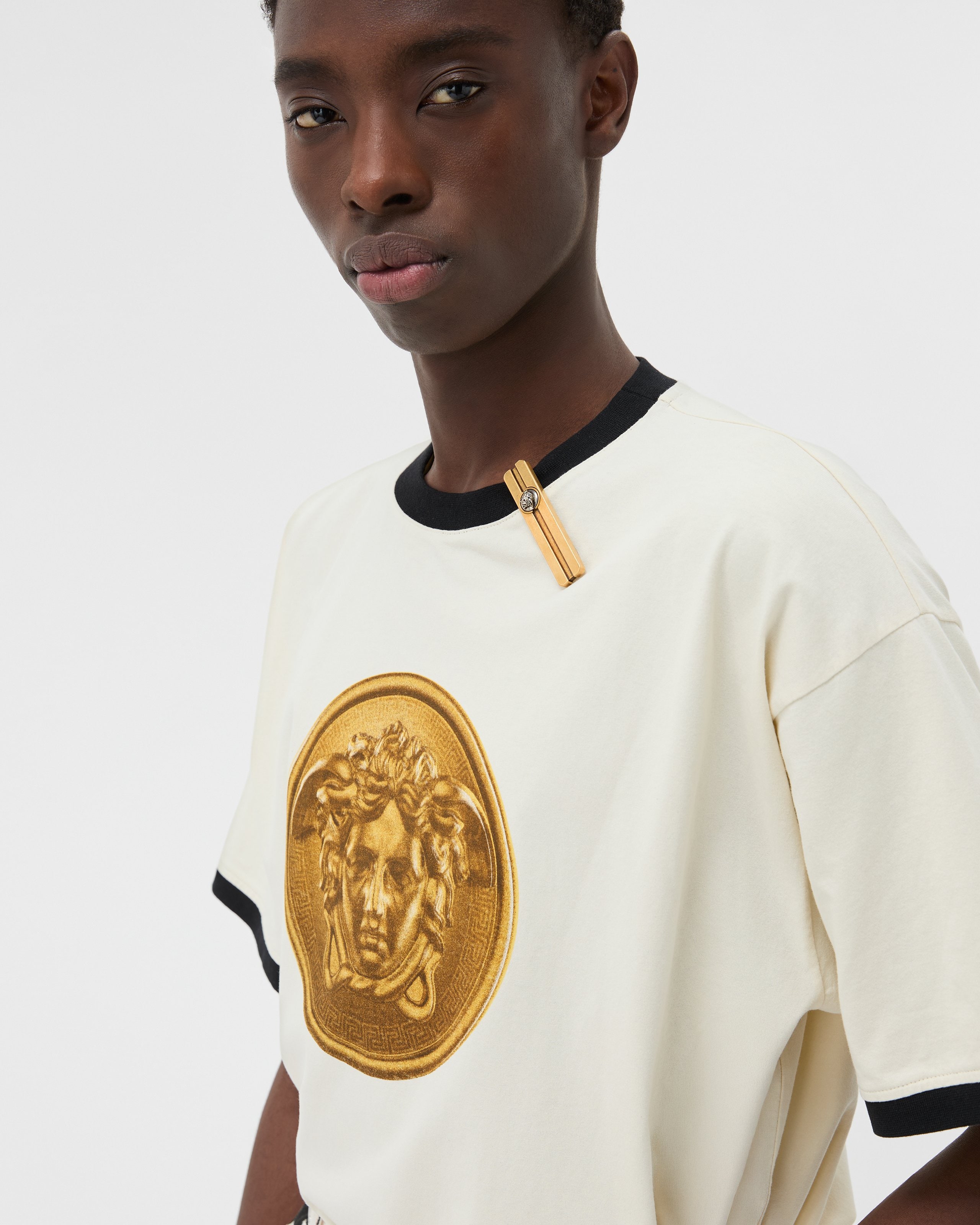 k　VERSACE collection メデューサ　ゴールド　Tシャツ Versace Gold Medusa Print Black Cotton Jersey T-Shirt XS A89497S