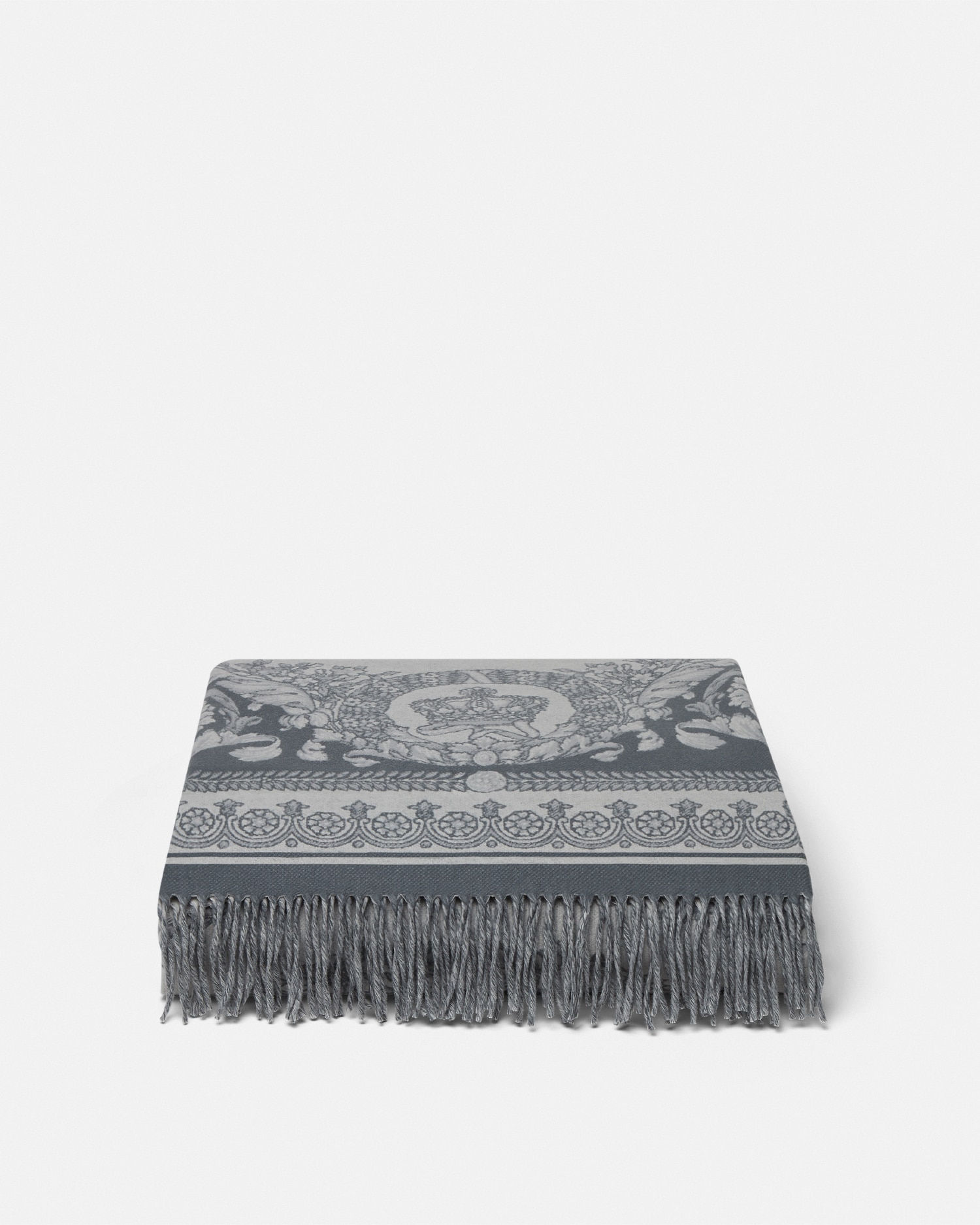 Versace Crete De Fleur Fringed Blanket In Imprimer