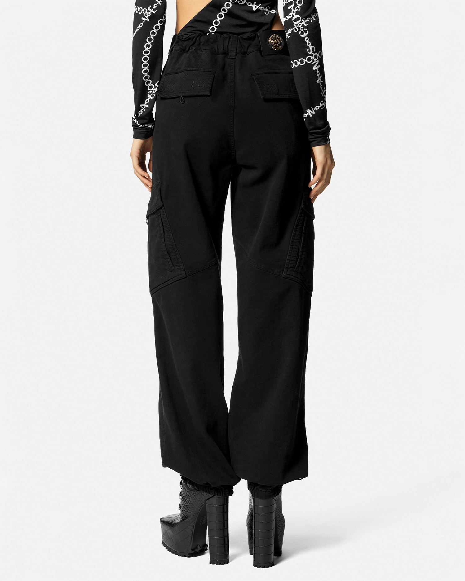 V-Emblem Cargo Jeans