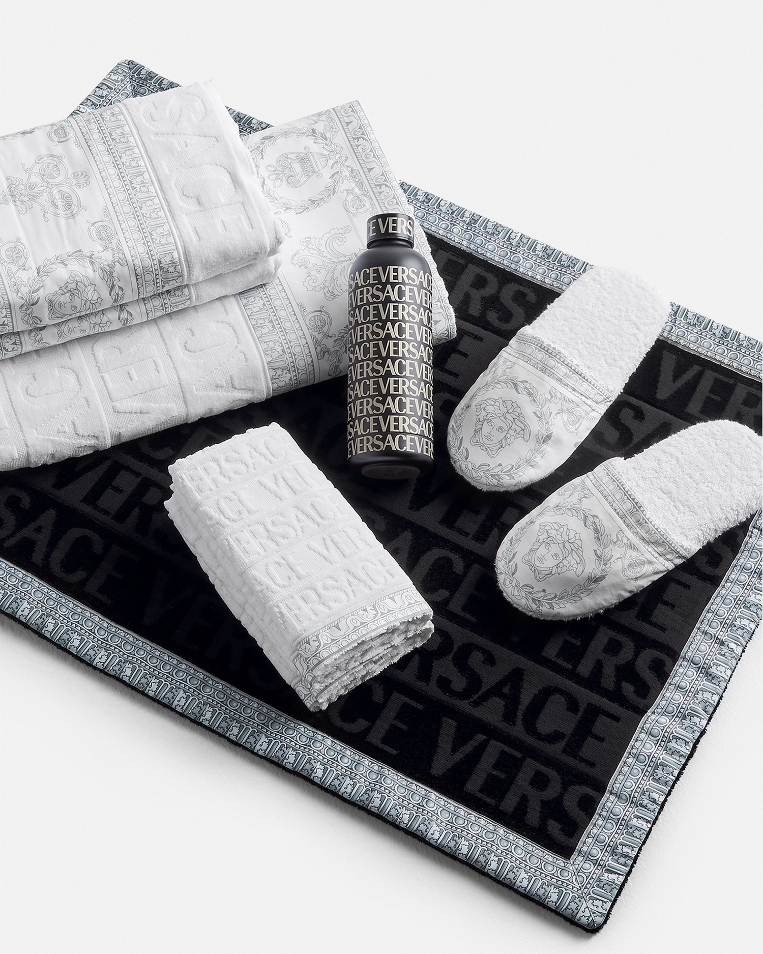 Shop Versace Home I ♡ Baroque Towel 5-set